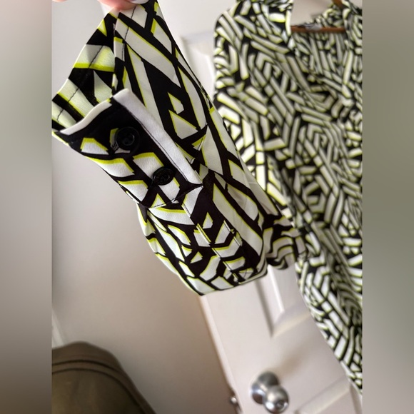 Karl Lagerfeld geo print button down top size large green black - Picture 3 of 10